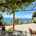 Villa Valentine, Vue Panoramique Sur La Mer Et Les Iles, Corniche Kennedy, Marseille