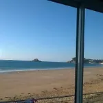 Maison Pieds Dans L'Eau Face Mer
