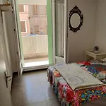 Chambre Avec Balcon Dans Une Appartement La Belle De Mai