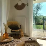 Beautiful Apartment With Garden