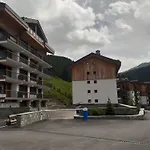 Studio Skis Aux Pieds Proche Centre, Balcon, Parking, Animaux Admis - Fr-1-514-33