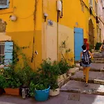 Entre Le Vieux Port Et Le Panier