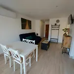 Appartement Lumineux Renove Proche Plage, Climatise, 5 Couchages, Parking Inclus - Fr-1-423-188