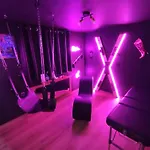 Gites Deco Pop Et Chaleureuse Avec Jacuzzi, Sauna, Piece Coquine