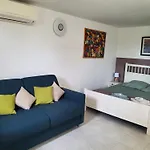 Jolie Studio En Rez De Jardin A L'Estaque Mourepiane