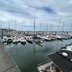 Studio-Cabine, Acces Direct Port Et Plage, Les Pieds Dans L'Eau