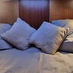 Nuit Romantique Sur Un Bateau A Deauville