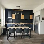 Appart 3 Chambres Avec Terrasse 18M - 8 Pers - 1 Place De Parking