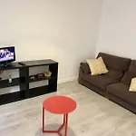 Econmic Room In A Private Apartament
