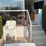 Studio Cabine Au Grau-Du-Roi: Proche Mer, Terrasse, Parking Prive, 4 Couchages - Fr-1-307-265