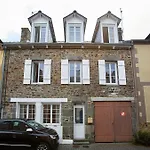 Jolie Maison De Pecheur A Saint-Quay-Portrieux