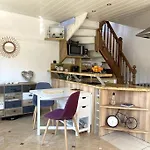 De Bric Et De Broc , Maison A 100M Plage