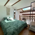 Studio Lumineux Et Renove En Bord De Mer