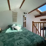 Studio Lumineux Et Renove En Bord De Mer