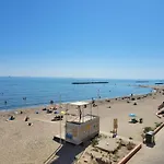 F3 A Palavas, En Bord De Mer, Pour 4 Personnes Avec Grande Terrasse - Fr-1-559-31
