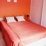 Charmante Villa Avec Piscine Tout Pres De L'Etang.