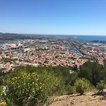 Studio Refait En 2024 Avec Terrasse, Climatisation Et Parking, A 50M De La Plage - Fr-1-338-588