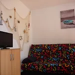 Appartement T2 Avec Terrasse, A 200M De La Plage, Parking Inclus - Ideal Famille - Fr-1-782-70