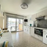 T2 Avec Loggia Vitree, Terrasse, Parking A Sete - Fr-1-338-589