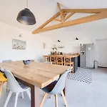 Les Conches, Maison Neuve Pour 8