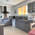 Superbe T3 Avec Loggias Fermees, Garage, Et Wifi A Balaruc-Les-Bains, Classe 3 Etoiles - Fr-1-553-216