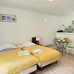 Studio Agreable En Foret