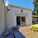 Petite Maison Agreable A 300 M De La Plage