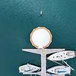 Anthenea Suite Hoteliere Flottante