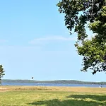 Maison Face Au Lac