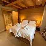Chalet Rose