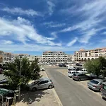 Charmant 2 Pieces A Sete, A 300M De La Plage Avec Parking Et Loggia Vitree - Fr-1-338-302