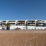 Appartement Pmr 2 Chambres, Face Plage, Piscine, Balcon, Pour 6 Personnes, Animaux Admis - Fr-1-194-222
