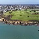 La Ferme Du Golf, Gite Atypique Et Artistique