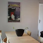 Bienvenus A L'Appartement Rouge