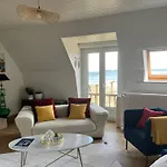 Au Bord De La Mer
