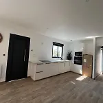 Maison Neuve 4 Chambre Avec Jacuzzi