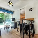 1 Bedroom Amazing Apartment In Carnac