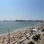 Appartement T3 Au 6E Etage Avec Balcon Et Vue Mer - Fr-1-197-200