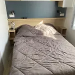 Envie D Un Break De Paysages Sauvages Et De Nature Ce Mobile Home Neuf Tout Confort Climatise Idealement Situe Au Bord De L Eau Dans Un Camping 4 Etoiles Vous Attend Pour Un Week End Quelques Jours Ou Des Vacances En Famille