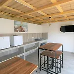 Maisonnette Renovee 2/3 Pers, Deco Soignee, 750M Plage, Jardin Commun, Emplacement Voiture - Fr-1-22-348