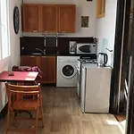 Appartement Lumineux Cote Jardin