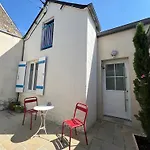 Petite Maison De Vacance Tres Proches De La Mer