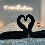 Appartement Avec Cour A Cote De La Plage