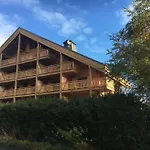Bel Appartement Tout En Bois Dans Un Chalet