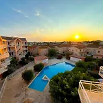 Maison Familiale Dans Le Domaine De La Plage Avec Piscine Privee, A 200M De La Mer