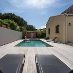 Piscine, Clim, Terrain De Petanque Et Jeux Enfants