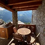 Montagnard - 4 Bedroom Apartment With Stunning Views
