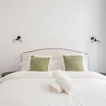 Minimalistic Apartment Near Vieux-Port By Weekome