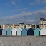 Appartement Lumineux Au Centre De Dieppe, Calme Et Confortable