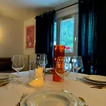 Le Petit Social Home